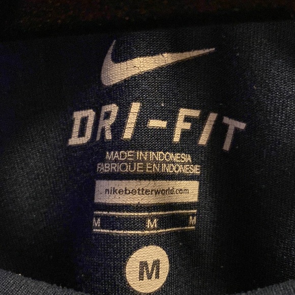 A Nike NCAA Penn State long sleeve air knit tee in navy and white. - Picture 4 of 9